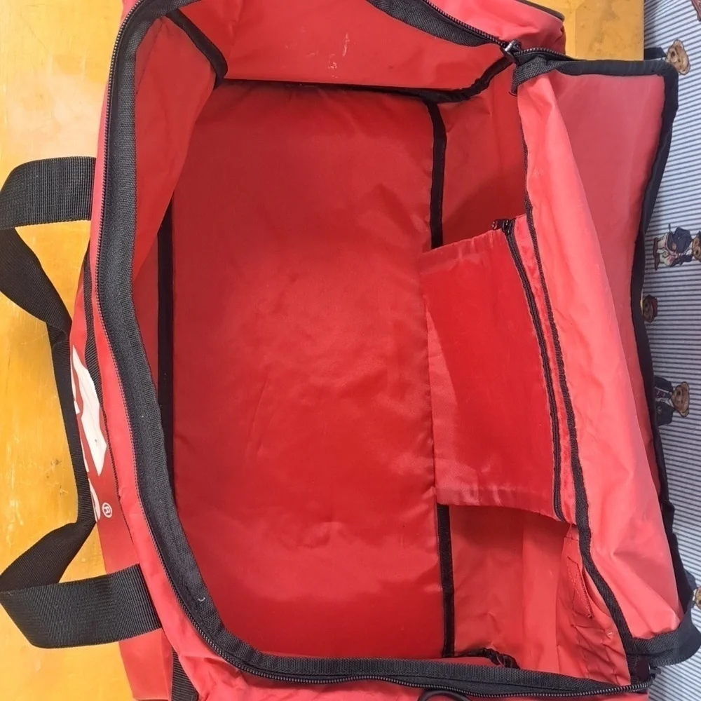 Adidas Georgia Bulldogs logo nylon 2 pocket gym duffle travel over the bag